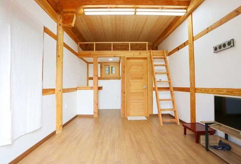 Отель Iksan Geummagwan Pension