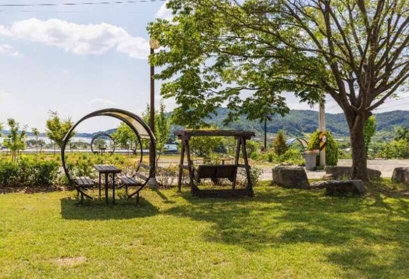 בית מלון כפרי Nonsan Gyebaek Shuimtoe Camping Pension
