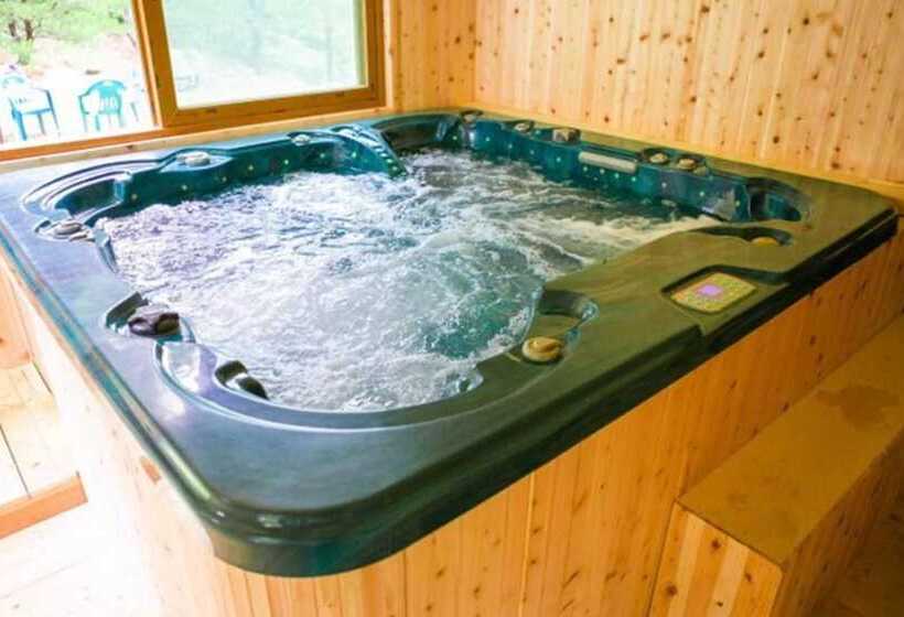 호텔 Okcheon Kkotgureumchaeullu Pension