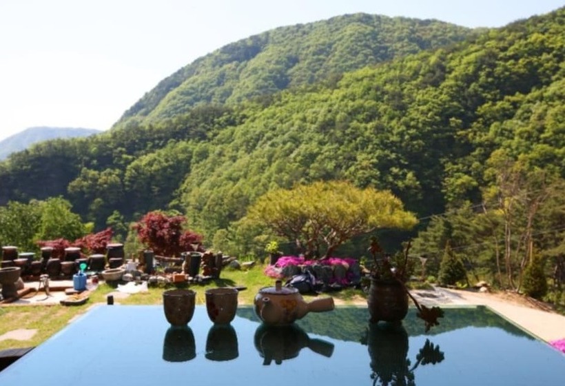 호텔 Okcheon Kkotgureumchaeullu Pension