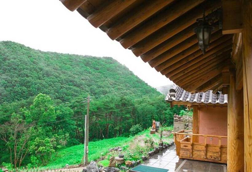 호텔 Okcheon Kkotgureumchaeullu Pension