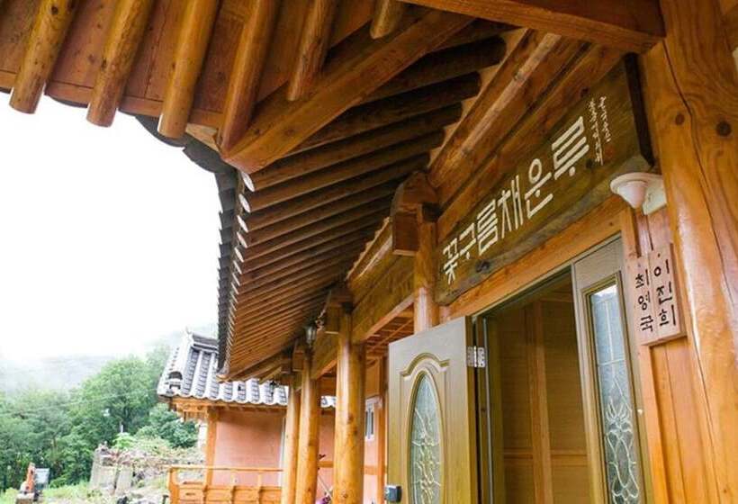 호텔 Okcheon Kkotgureumchaeullu Pension