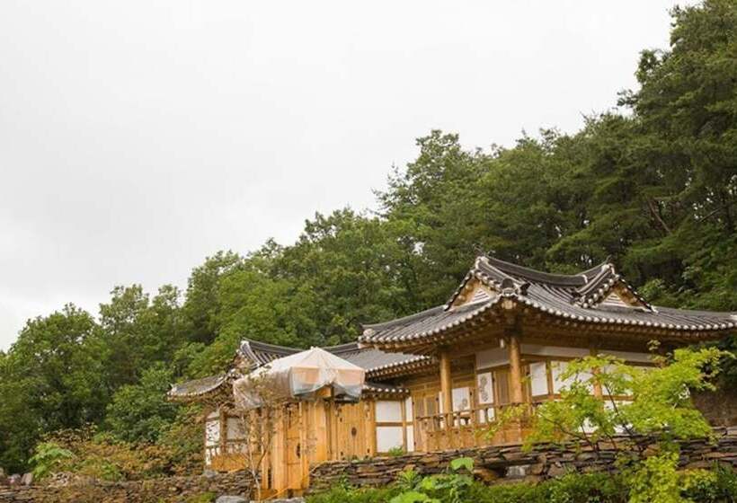 호텔 Okcheon Kkotgureumchaeullu Pension
