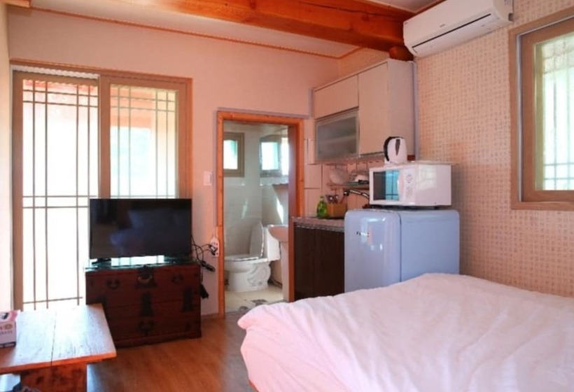 호텔 Okcheon Kkotgureumchaeullu Pension