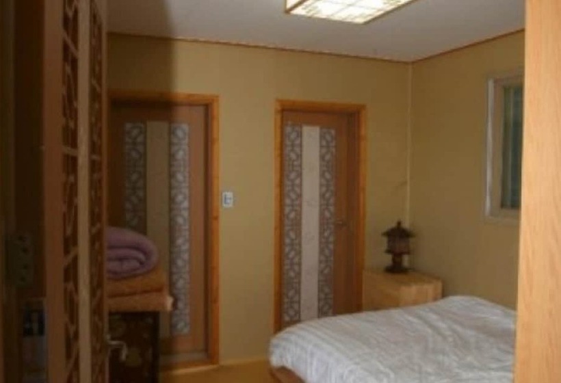 호텔 Okcheon Kkotgureumchaeullu Pension