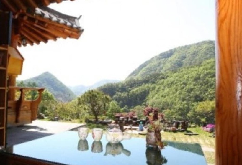 호텔 Okcheon Kkotgureumchaeullu Pension