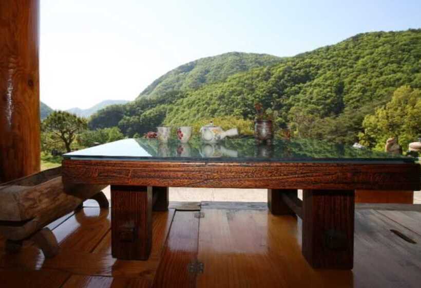 호텔 Okcheon Kkotgureumchaeullu Pension