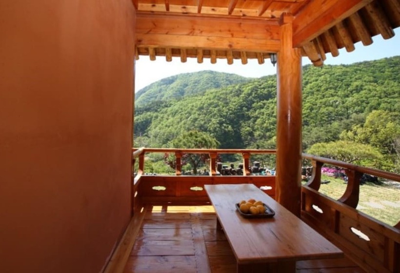 호텔 Okcheon Kkotgureumchaeullu Pension