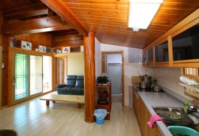 호텔 Okcheon Kkotgureumchaeullu Pension