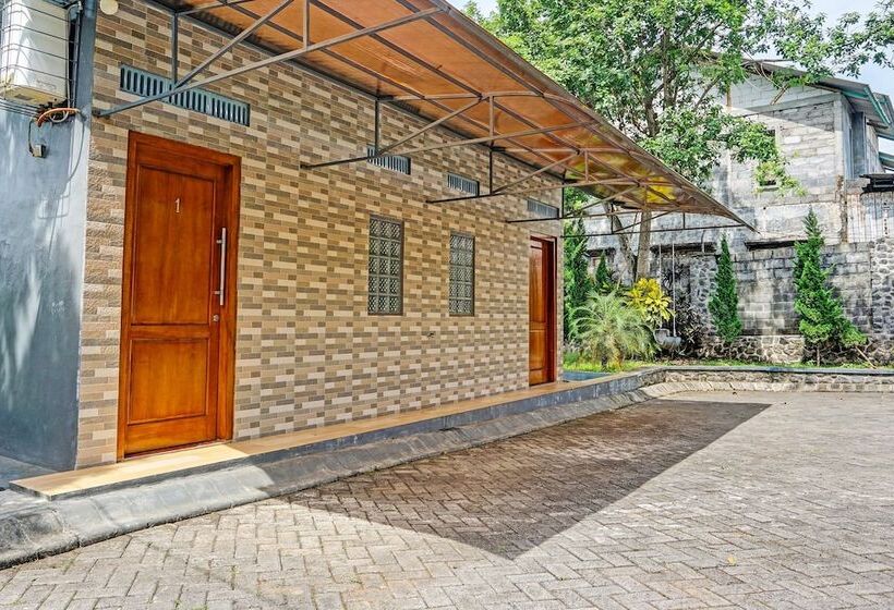 هتل Oyo 91679 Villa Juanda Syariah