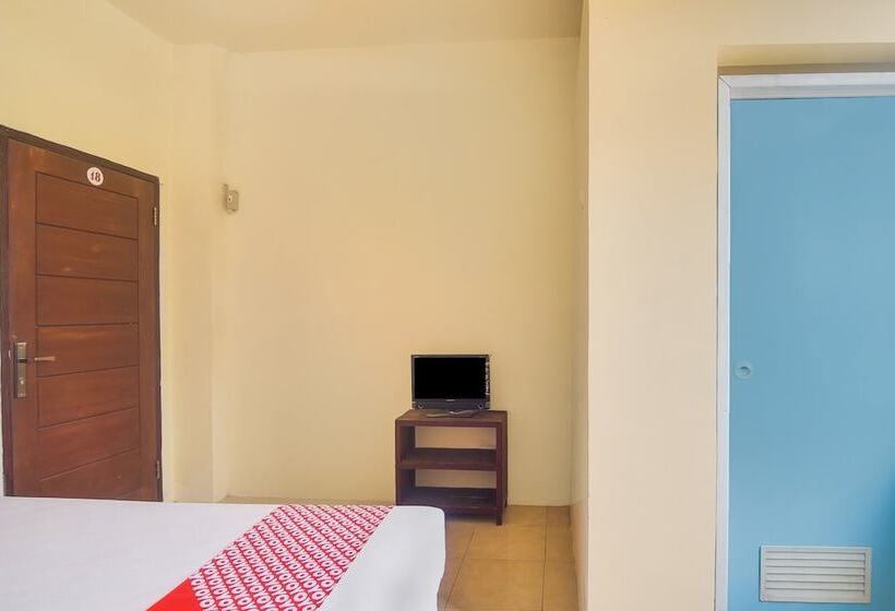Отель Oyo 91755 Priska Kost Dan Homestay