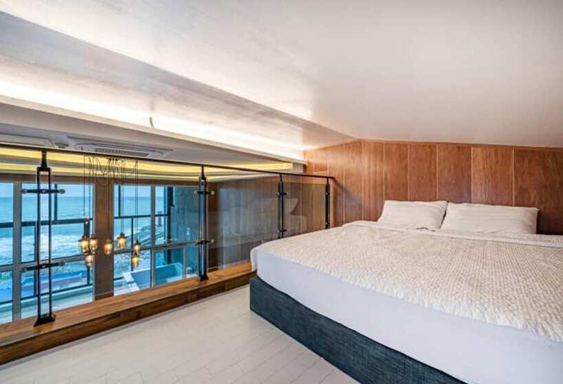 Отель Pohang Soyu Garden Pool Villa