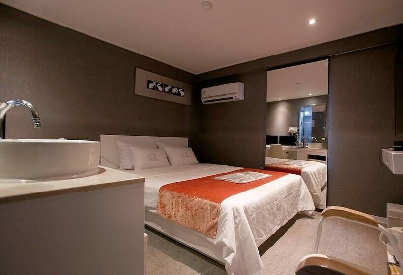 בית מלון כפרי Seongnam Lexy