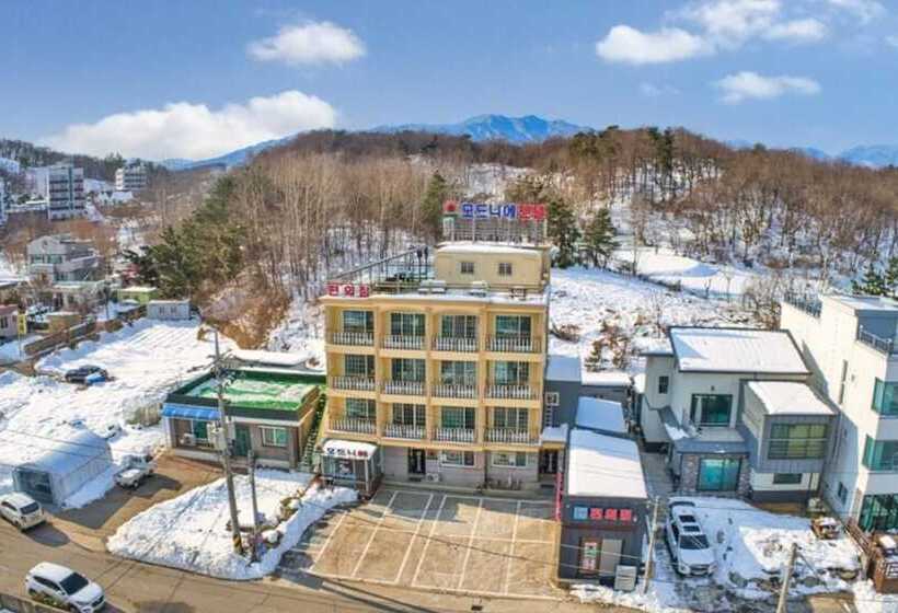 Отель Sokcho Scsantorini Pension