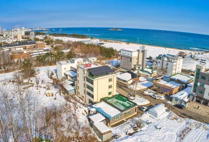 Отель Sokcho Scsantorini Pension