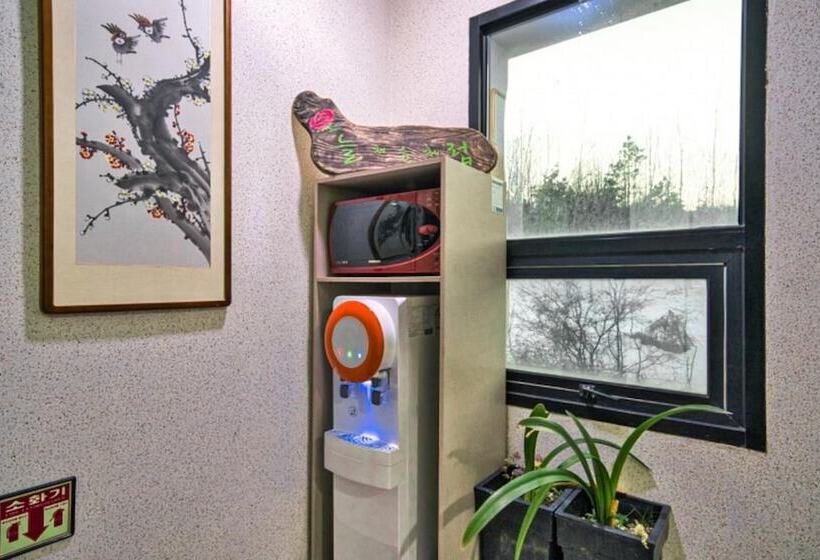 Отель Sokcho Scsantorini Pension