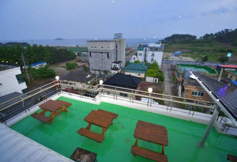 Отель Sokcho Scsantorini Pension