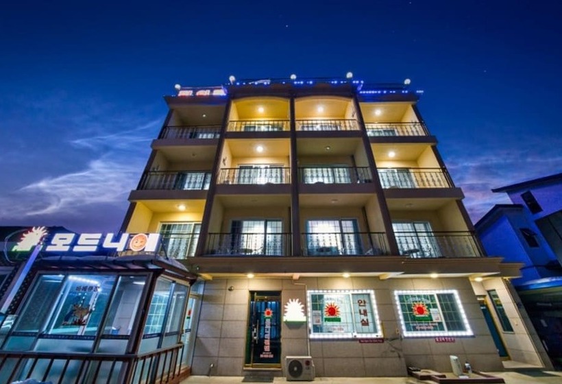 Отель Sokcho Scsantorini Pension