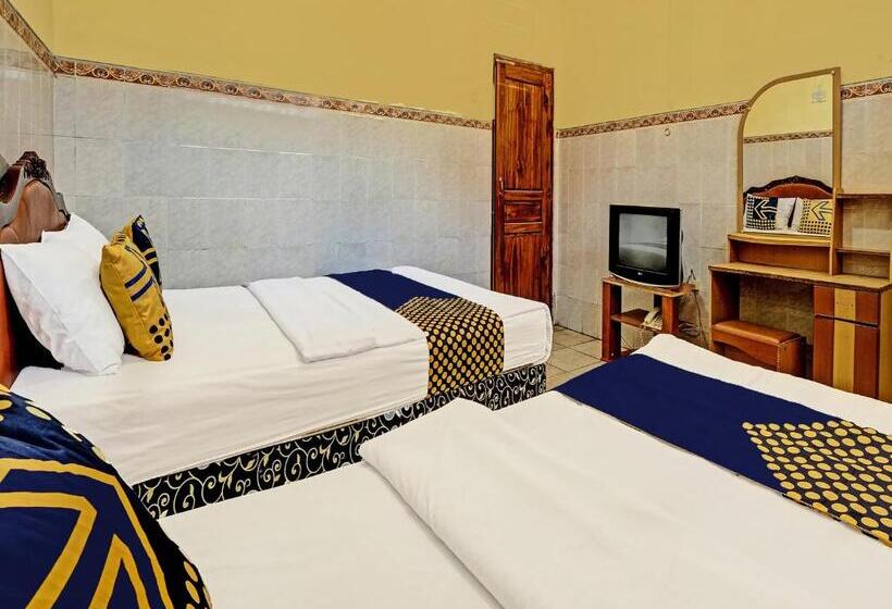 ホテル Spot On 91677 Citra Dewi 3