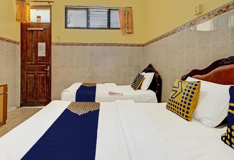 ホテル Spot On 91677 Citra Dewi 3