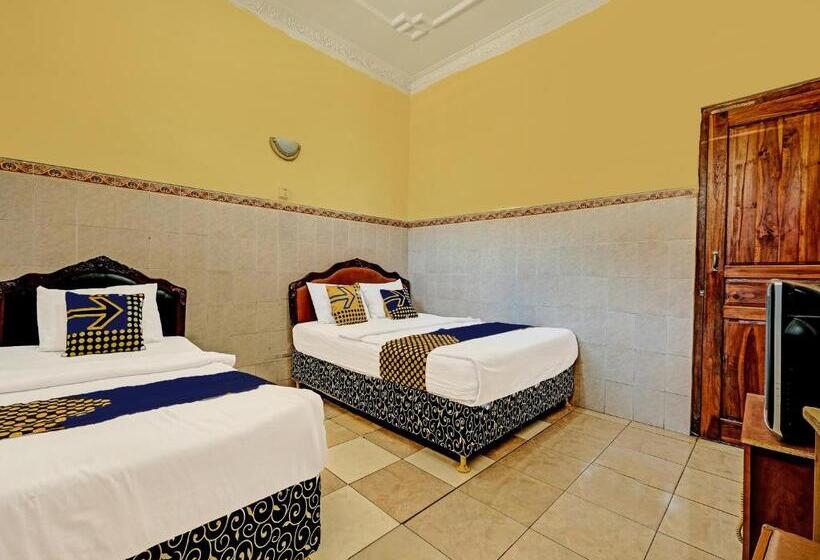 ホテル Spot On 91677 Citra Dewi 3