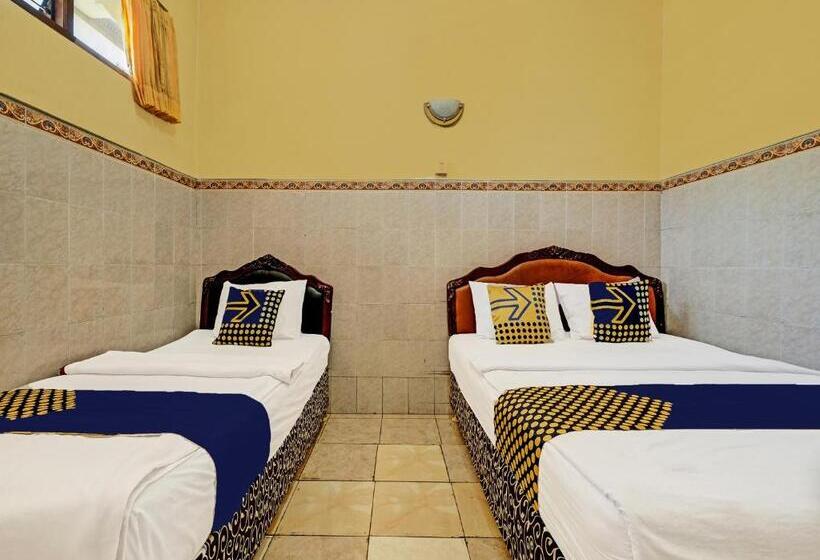 ホテル Spot On 91677 Citra Dewi 3