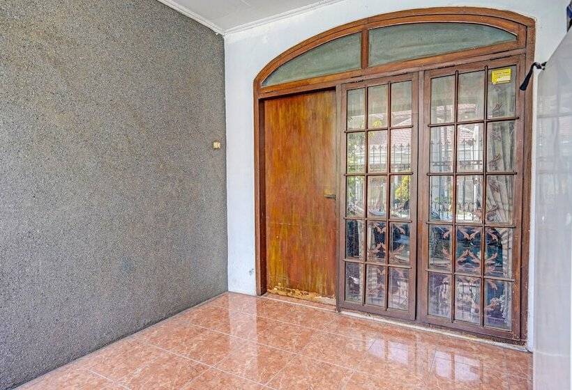 בית מלון כפרי Spot On 91716 Kost Yy Syariah