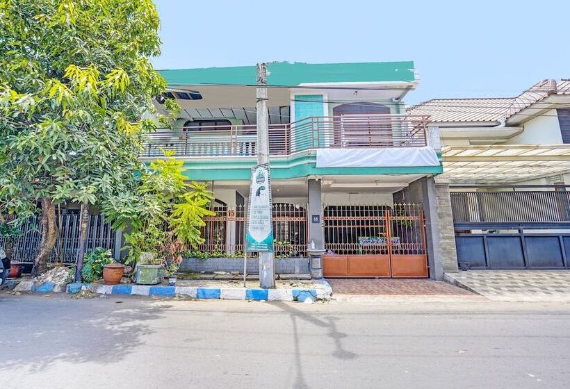 فندق Spot On 91716 Kost Yy Syariah