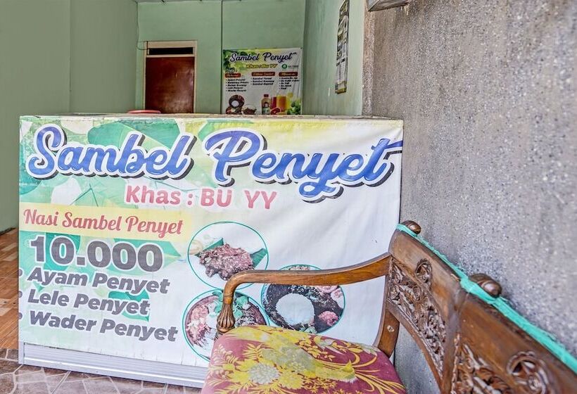 בית מלון כפרי Spot On 91716 Kost Yy Syariah