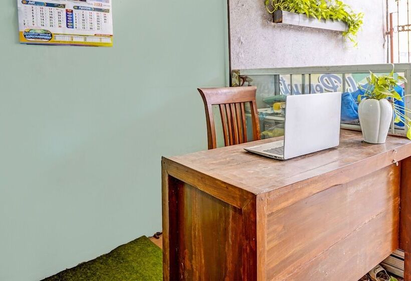 فندق Spot On 91716 Kost Yy Syariah