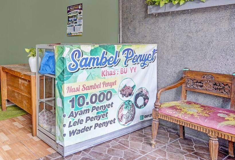 فندق Spot On 91716 Kost Yy Syariah