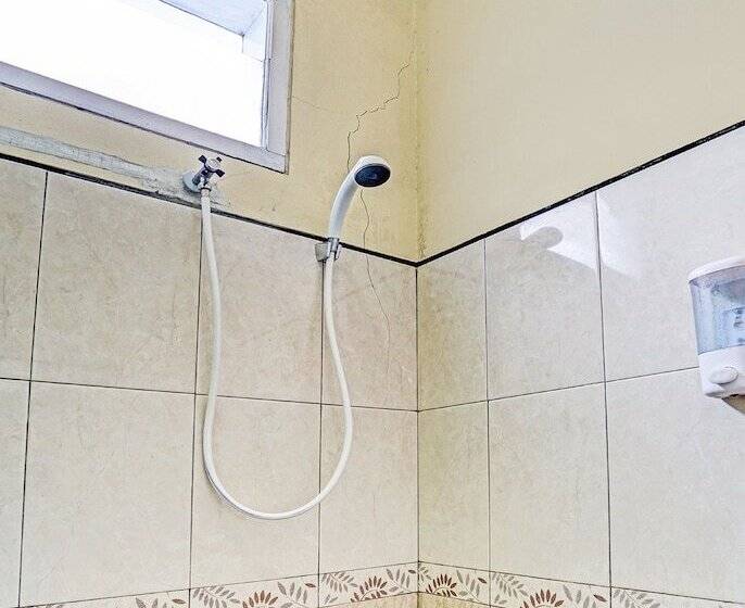 호텔 Alif House Syariah Redpartner Near Taman Dayu Pandaan