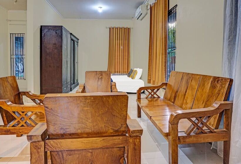 호텔 Alif House Syariah Redpartner Near Taman Dayu Pandaan