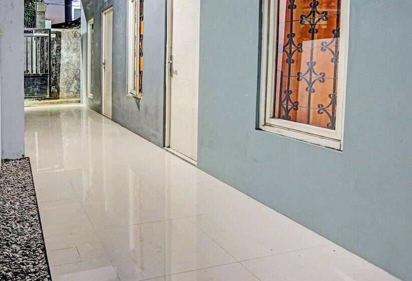 호텔 Alif House Syariah Redpartner Near Taman Dayu Pandaan