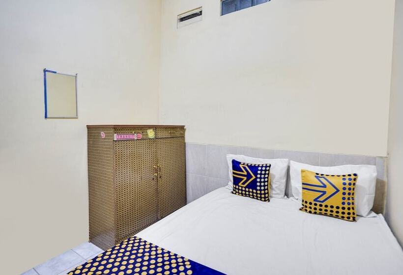 בית מלון כפרי Spot On 91774 Kost Nusantara Sidoarjo