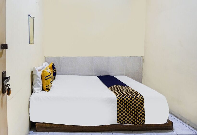 בית מלון כפרי Spot On 91774 Kost Nusantara Sidoarjo