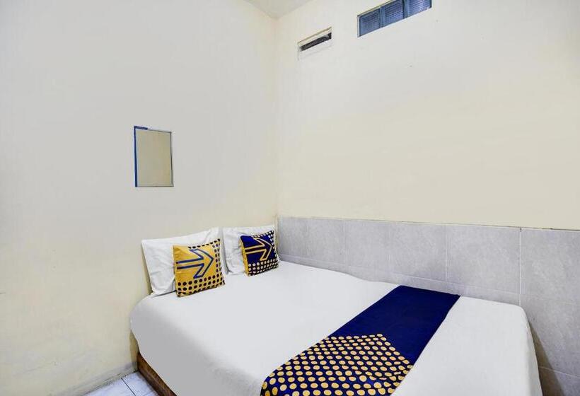 בית מלון כפרי Spot On 91774 Kost Nusantara Sidoarjo