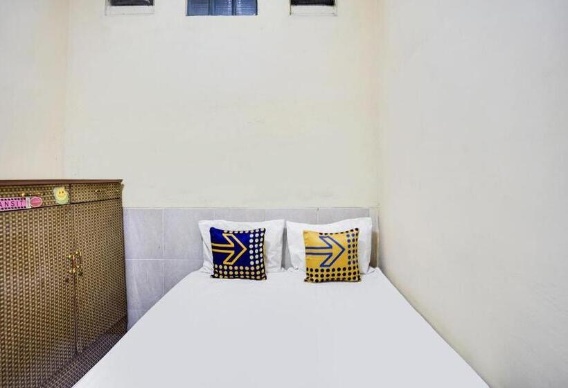 בית מלון כפרי Spot On 91774 Kost Nusantara Sidoarjo