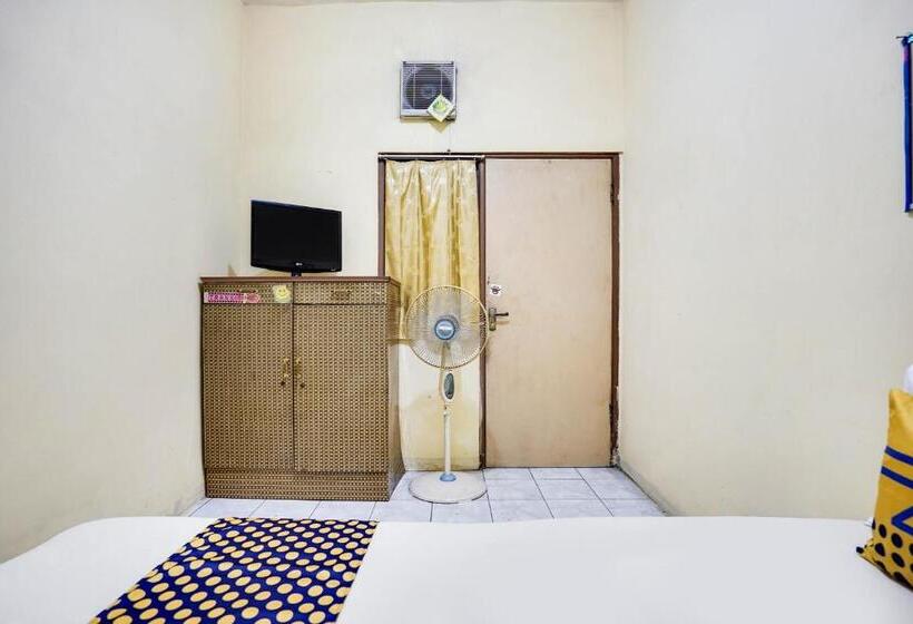 בית מלון כפרי Spot On 91774 Kost Nusantara Sidoarjo