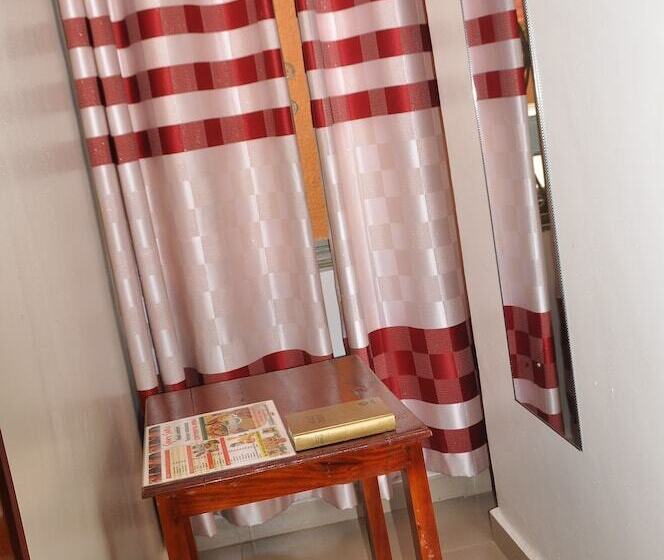 هتل Square Suites