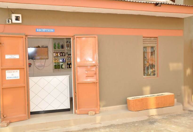 هتل Square Suites