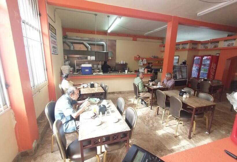 בית מלון כפרי Suites Royal