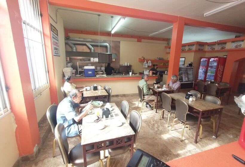 בית מלון כפרי Suites Royal