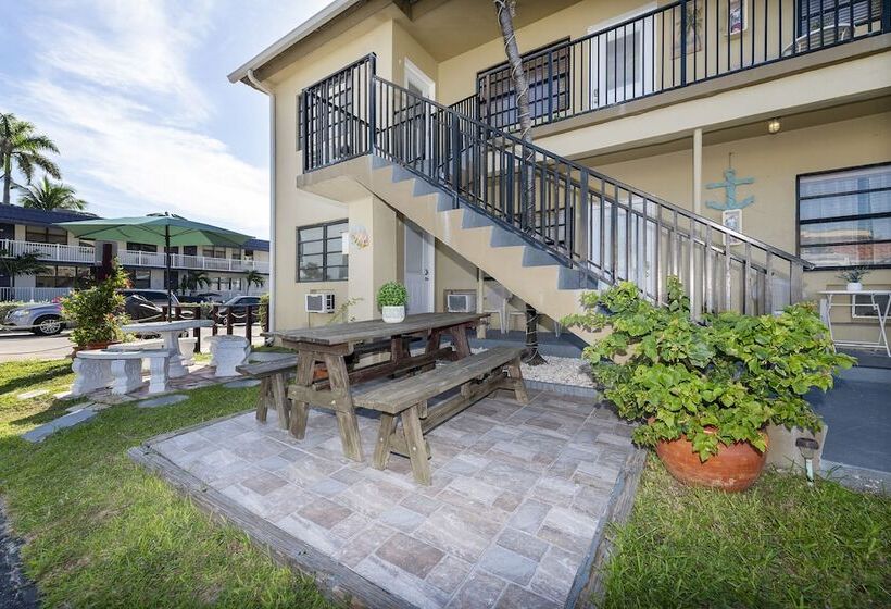 Tropic Isle Hotel And Apartment