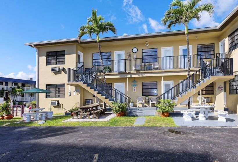 Tropic Isle Hotel And Apartment