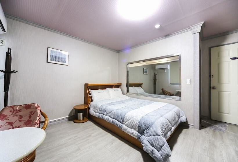 בית מלון כפרי Wanju Sun