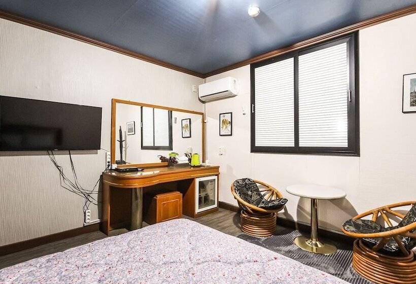 בית מלון כפרי Wanju Sun