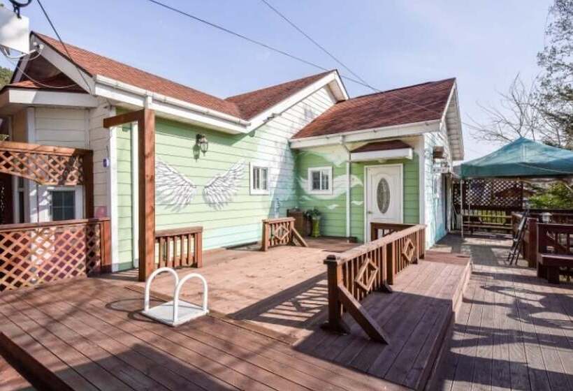 בית מלון כפרי Yangpyeong Cezanne Gallery Pension