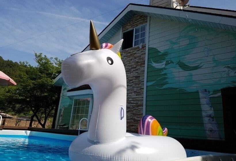 בית מלון כפרי Yangpyeong Cezanne Gallery Pension