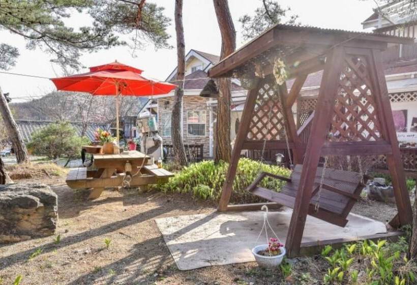 בית מלון כפרי Yangpyeong Cezanne Gallery Pension
